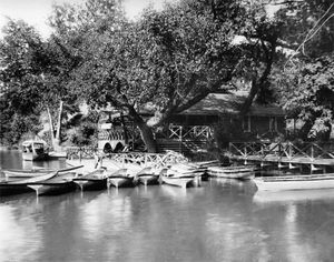 1897-OlentangyPark-CML-OH977.13C72C7266-pg10 Boats.jpg
